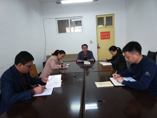 支部书记讲党课.jpg